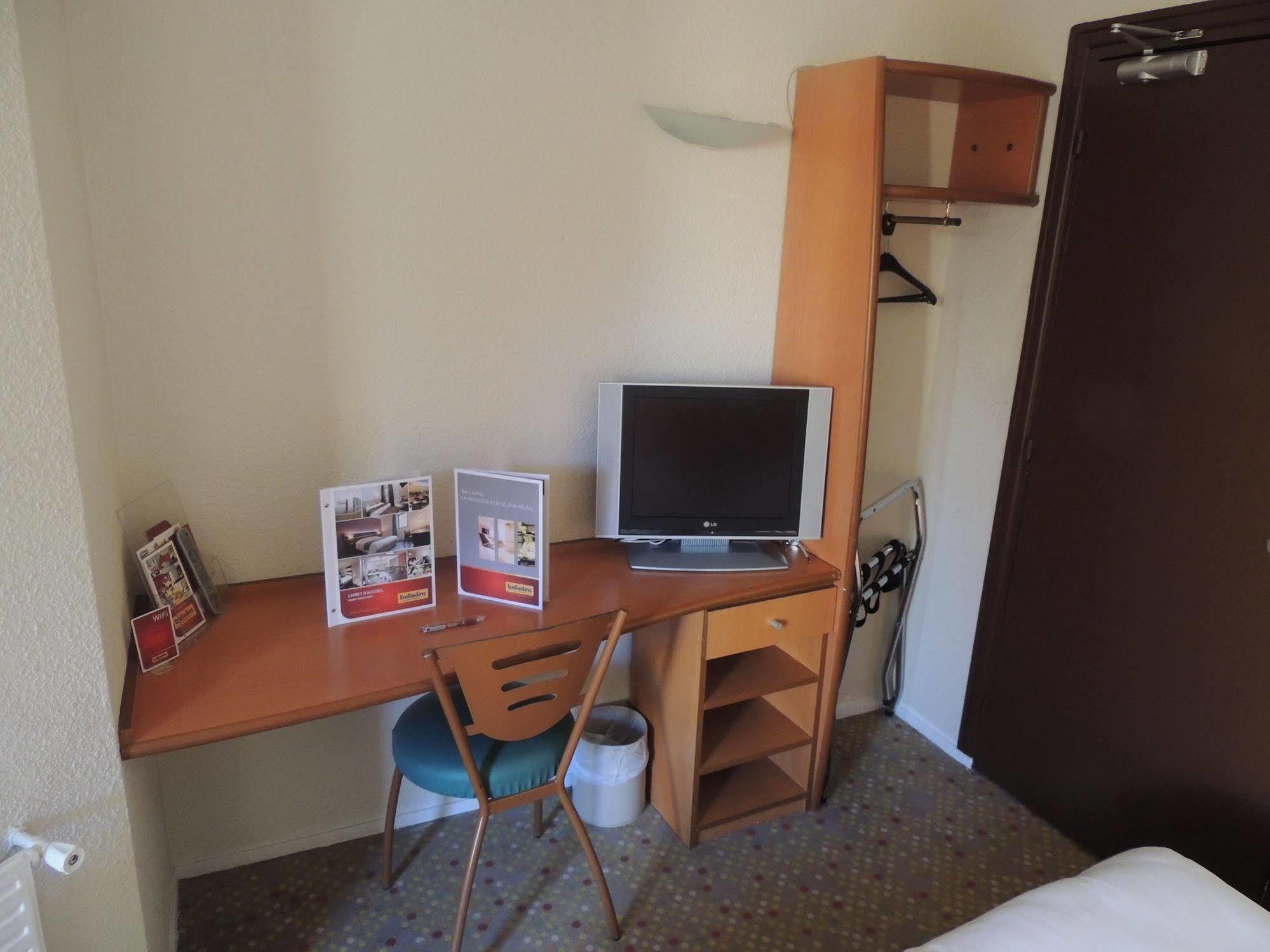 Ibis Budget Saint-Ouen-L'Aumone Ngoại thất bức ảnh